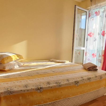 Chaika Sea Apartment Varna Exterior foto